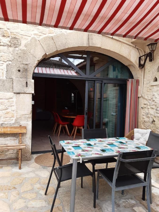 Gites du Mas Gibert à SAUSSINES entre Nimes et Montpellier Extérieur photo