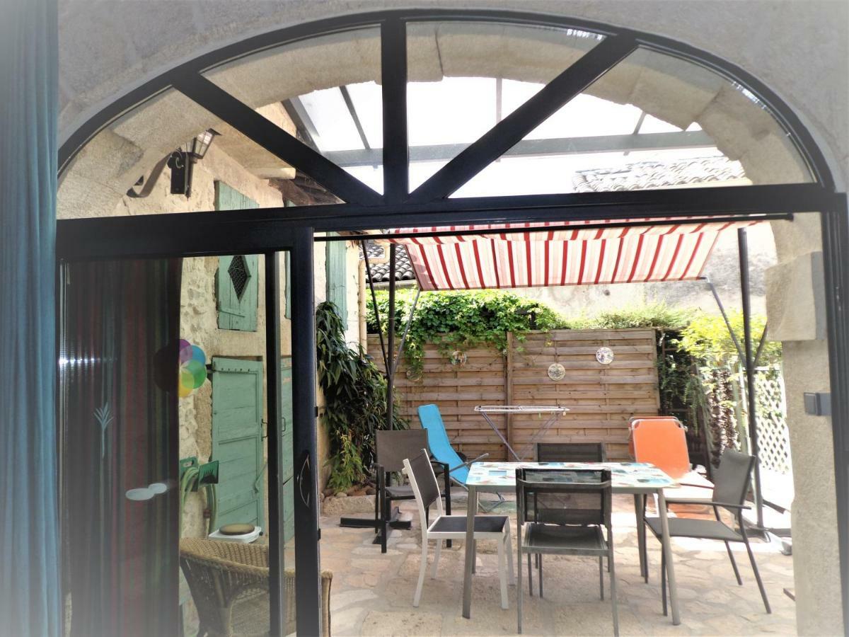 Gites du Mas Gibert à SAUSSINES entre Nimes et Montpellier Extérieur photo